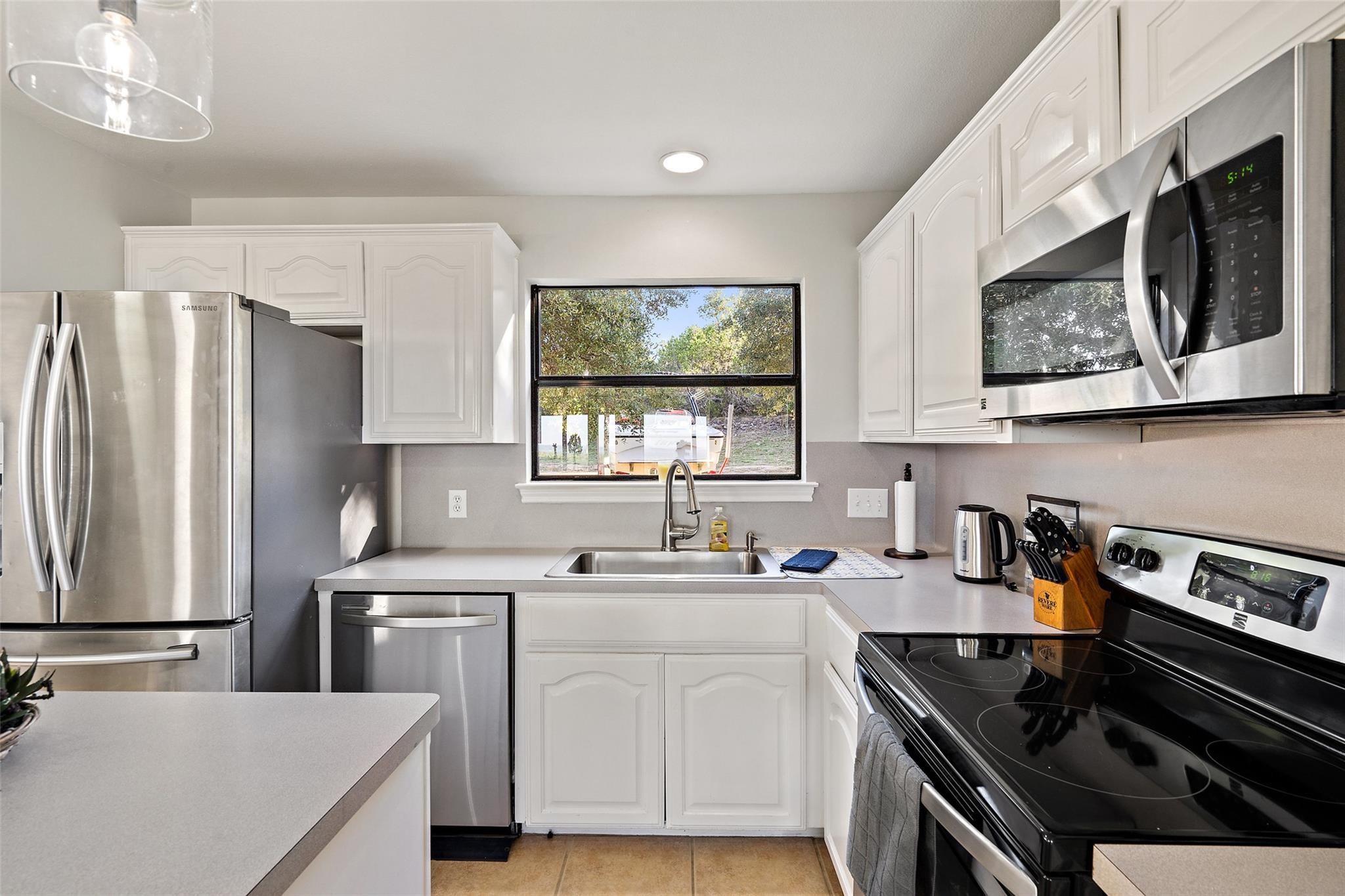 414 Gregg Drive Spicewood TX 78669