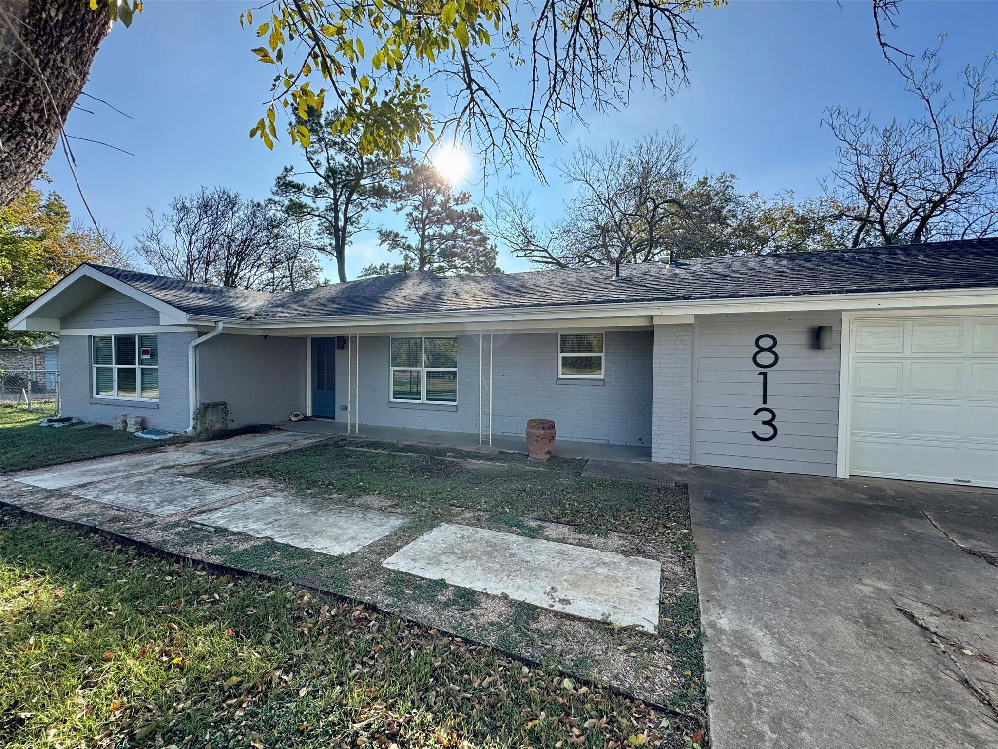 813 Central Avenue Elgin TX 78621