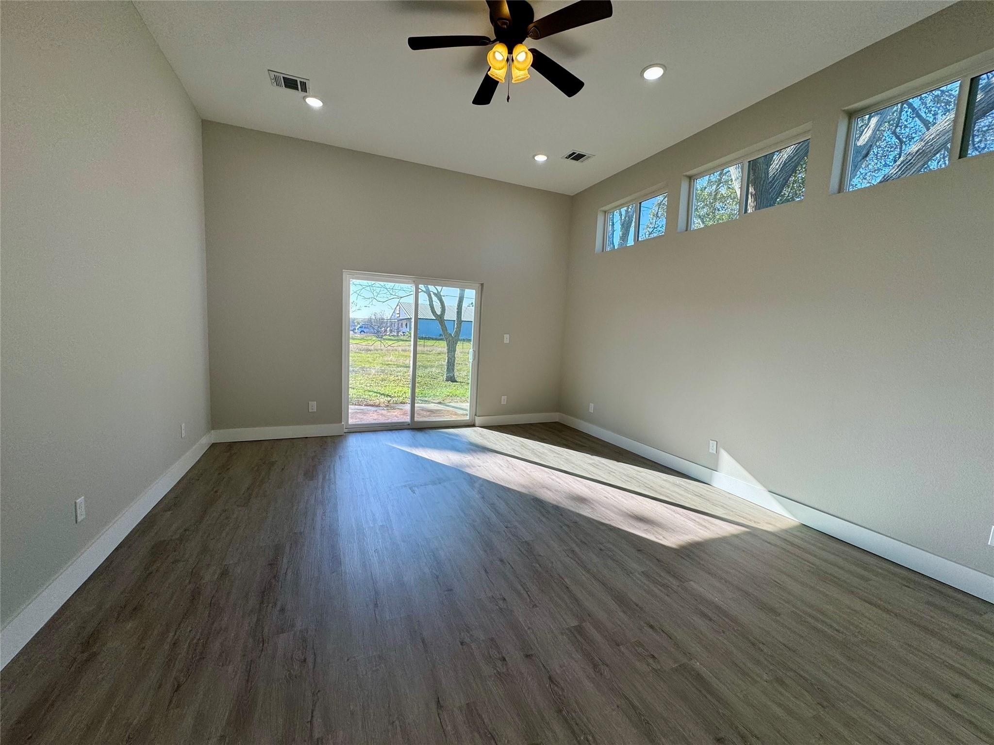 813 Central Avenue Elgin TX 78621