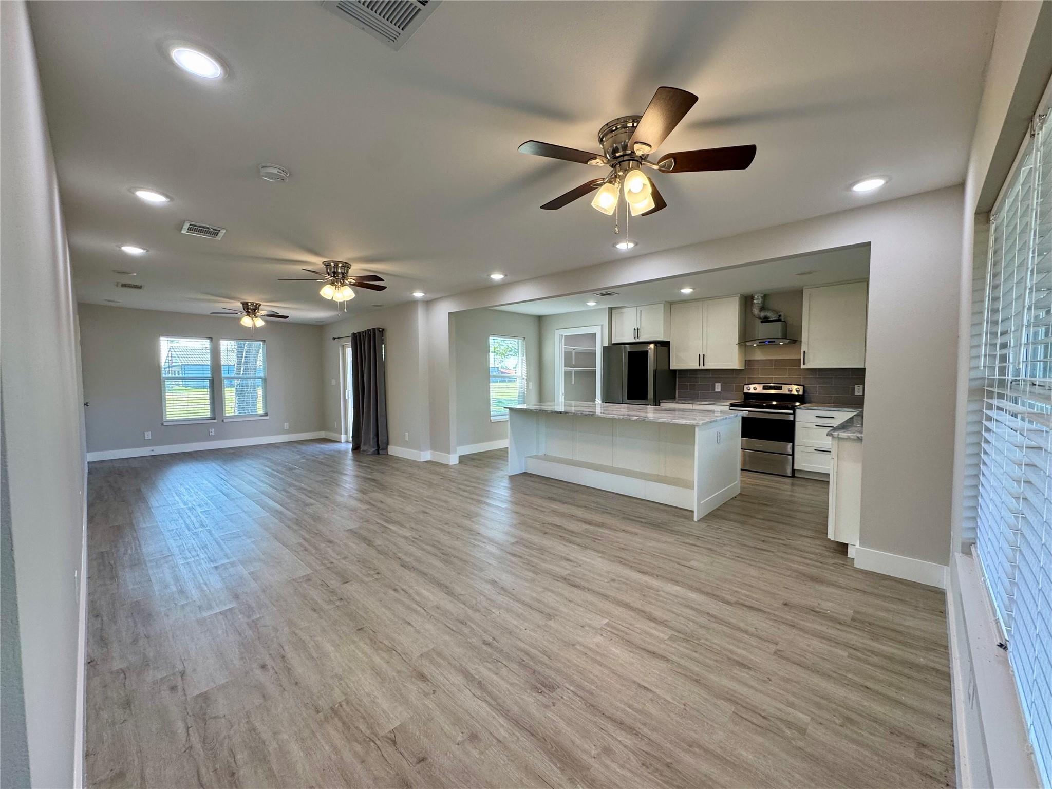 813 Central Avenue Elgin TX 78621