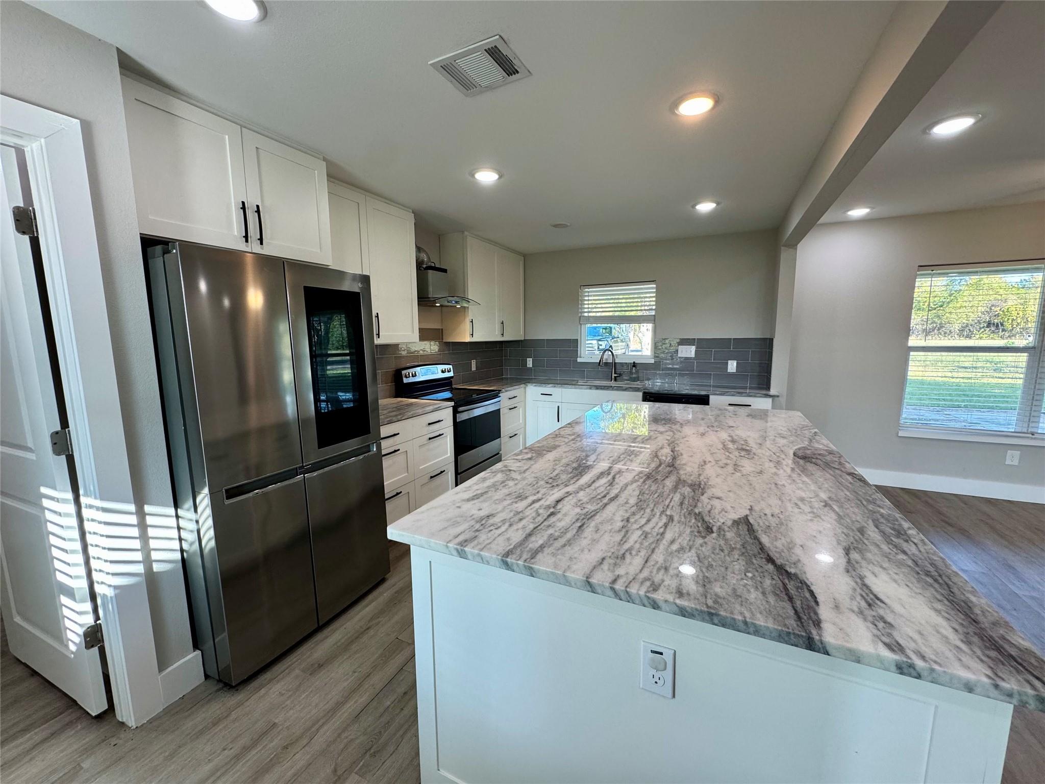 813 Central Avenue Elgin TX 78621