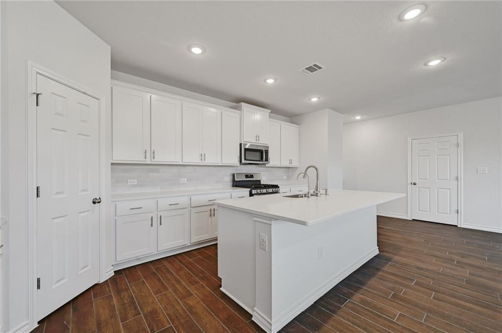 806 Pepperbark Loop Buda TX 78610