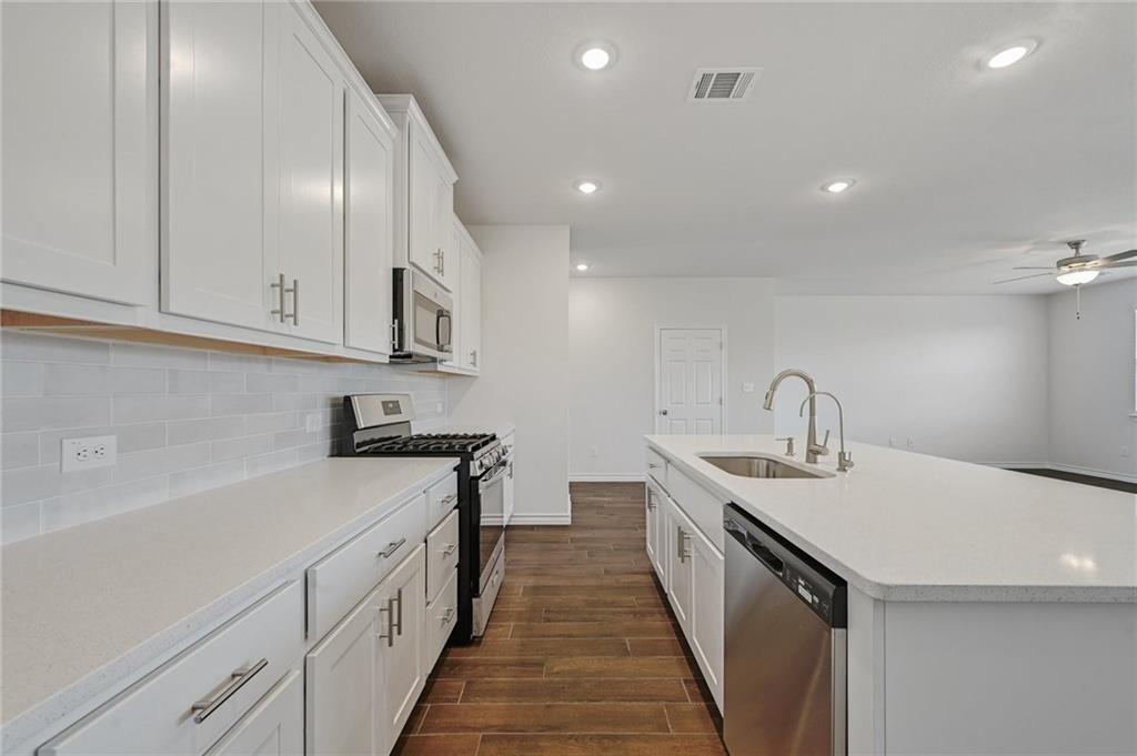 806 Pepperbark Loop Buda TX 78610