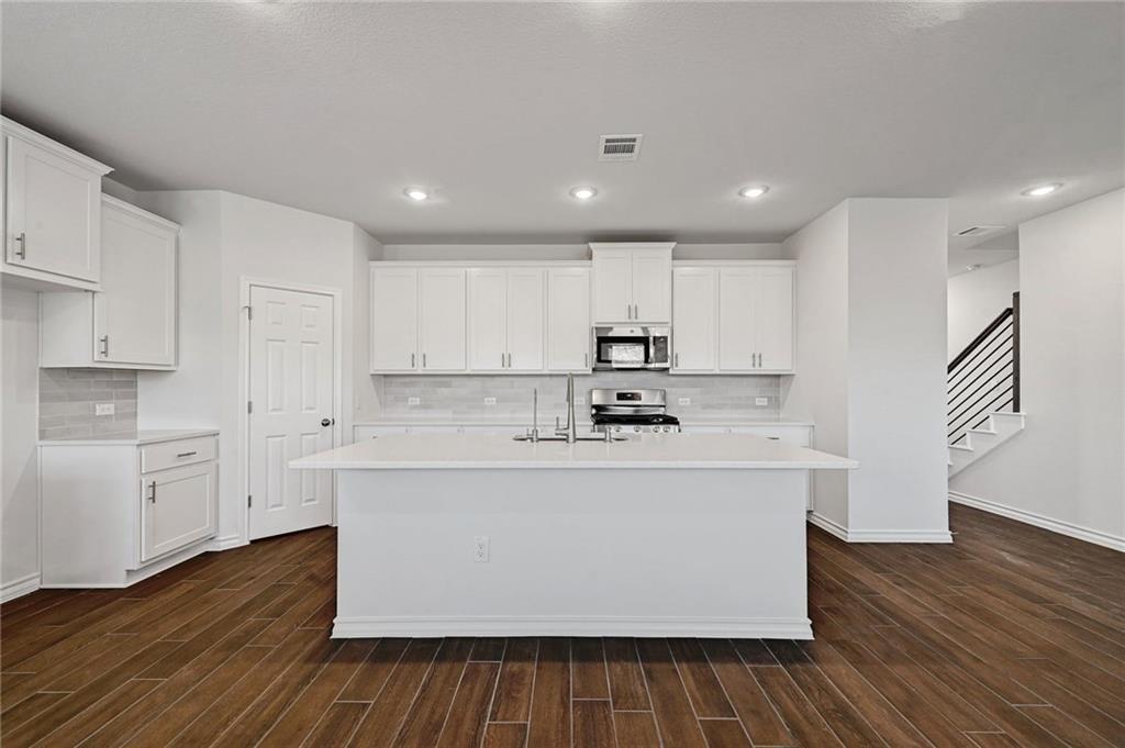 806 Pepperbark Loop Buda TX 78610