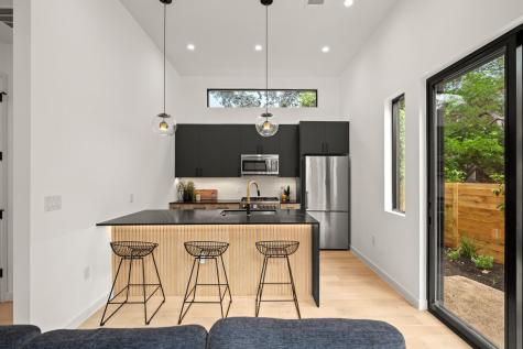 1008 W Annie Street Austin TX 78704