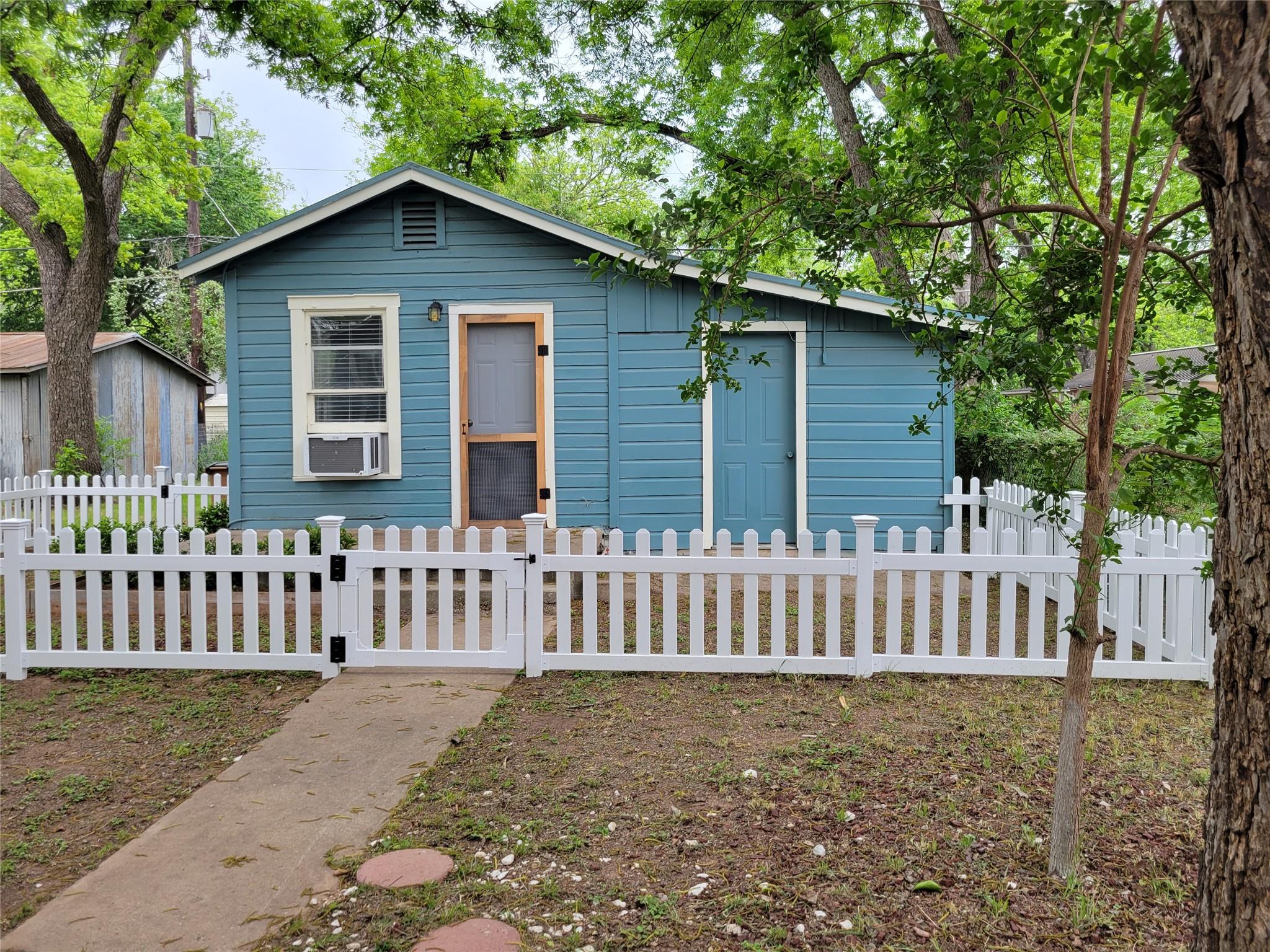 2511 E 2nd Street E Austin TX 78702