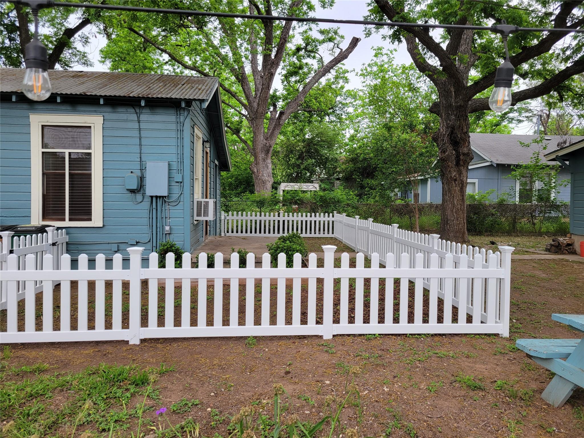 2511 E 2nd Street E Austin TX 78702
