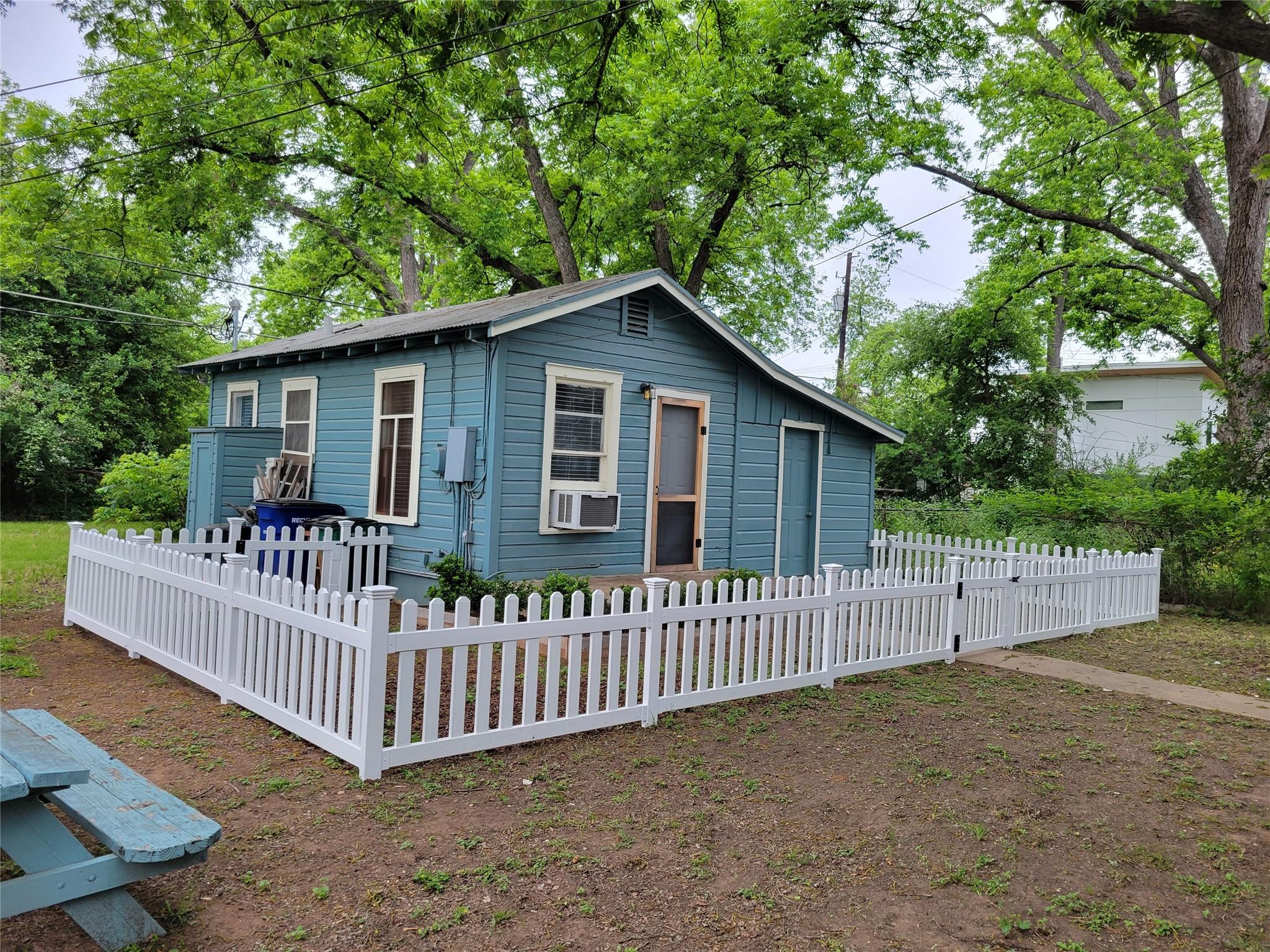 2511 E 2nd Street E Austin TX 78702