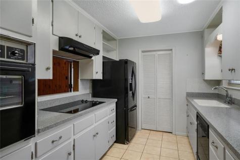 813 S Guadalupe Street Lockhart TX 78644