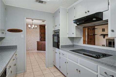 813 S Guadalupe Street Lockhart TX 78644