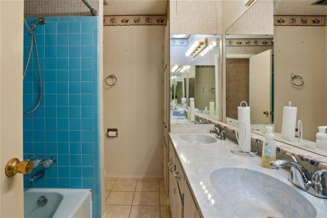 813 S Guadalupe Street Lockhart TX 78644