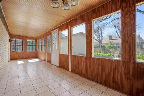 813 S Guadalupe Street Lockhart TX 78644