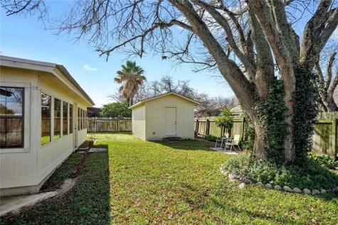 813 S Guadalupe Street Lockhart TX 78644