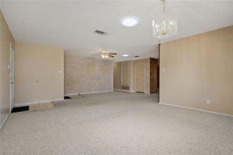 813 S Guadalupe Street Lockhart TX 78644