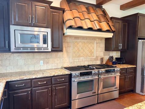 1603 Las Entradas Drive Spicewood TX 78669