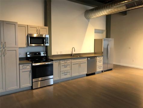 102 E 2nd Street Taylor TX 76574
