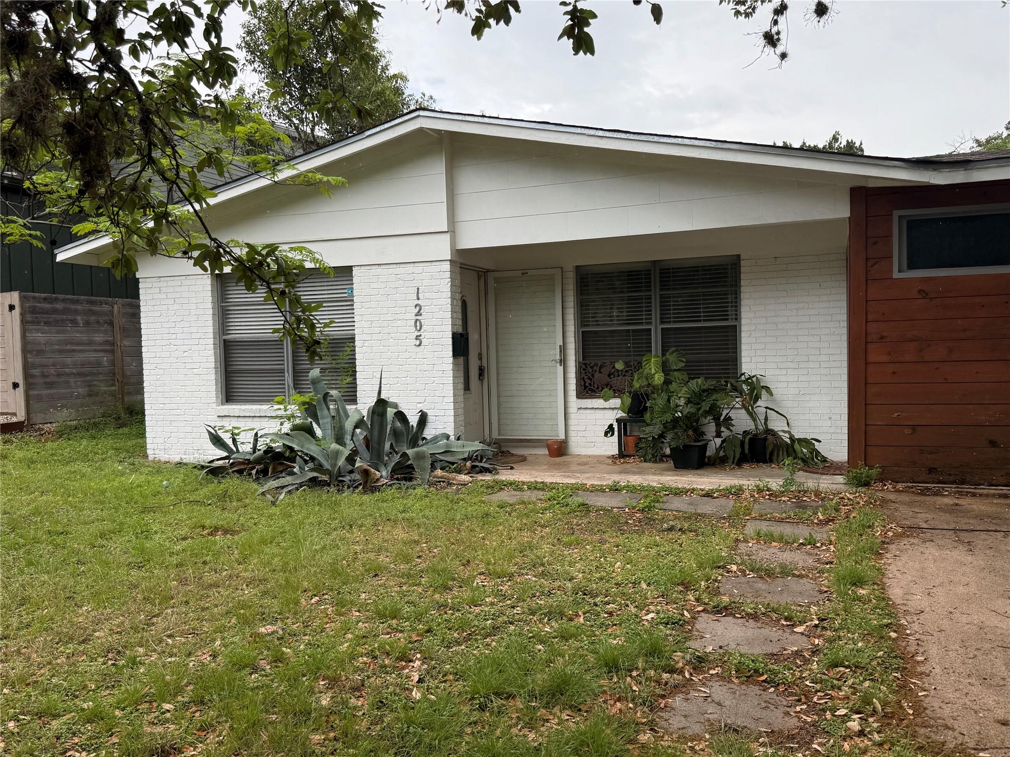 1205 Fieldcrest Drive Austin TX 78704