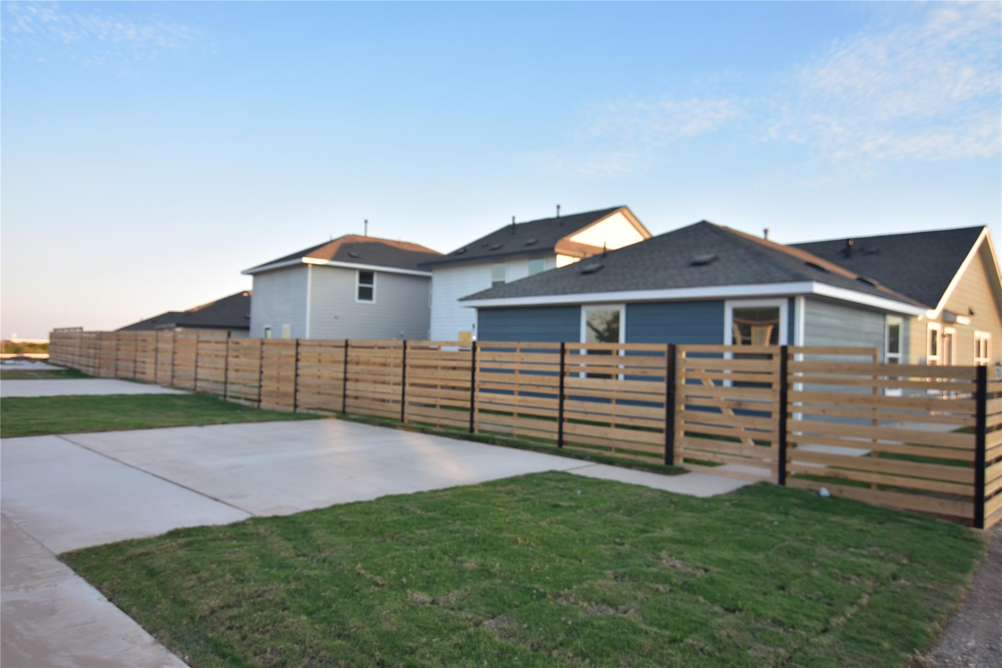 343 Keefer Kyle TX 78640