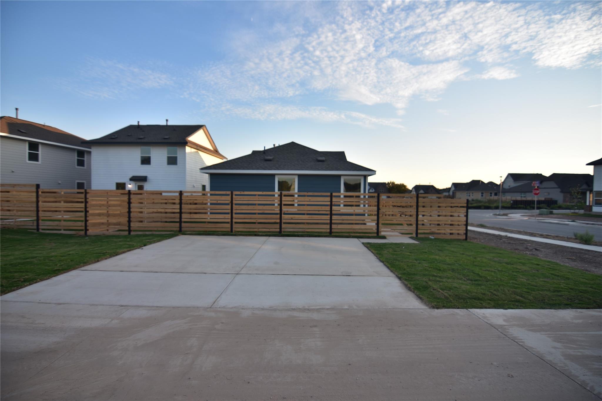 343 Keefer Kyle TX 78640