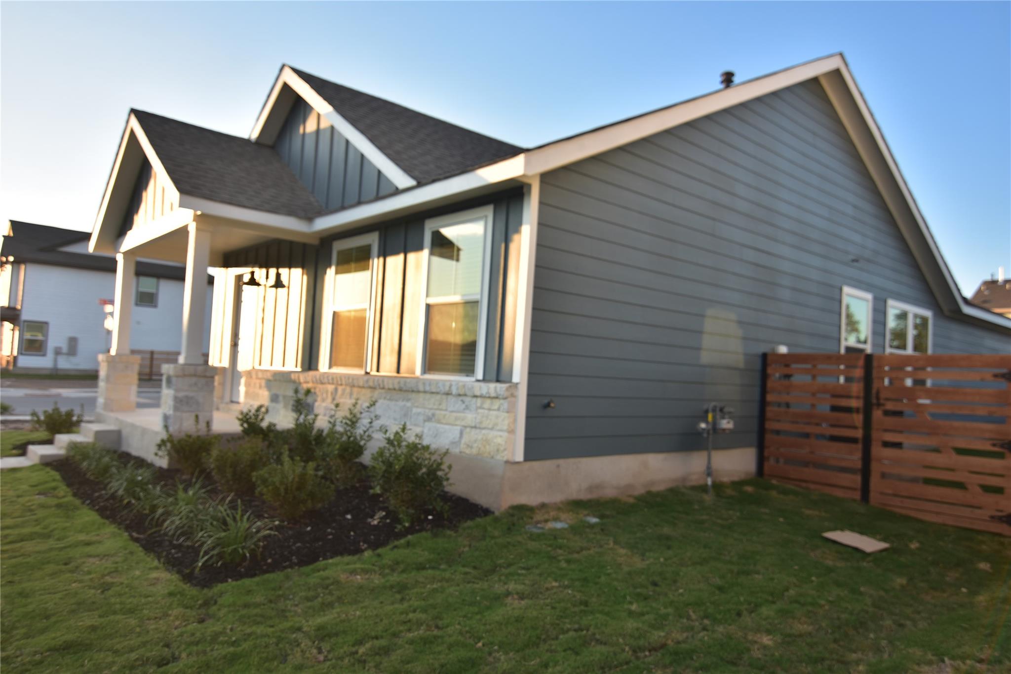 343 Keefer Kyle TX 78640