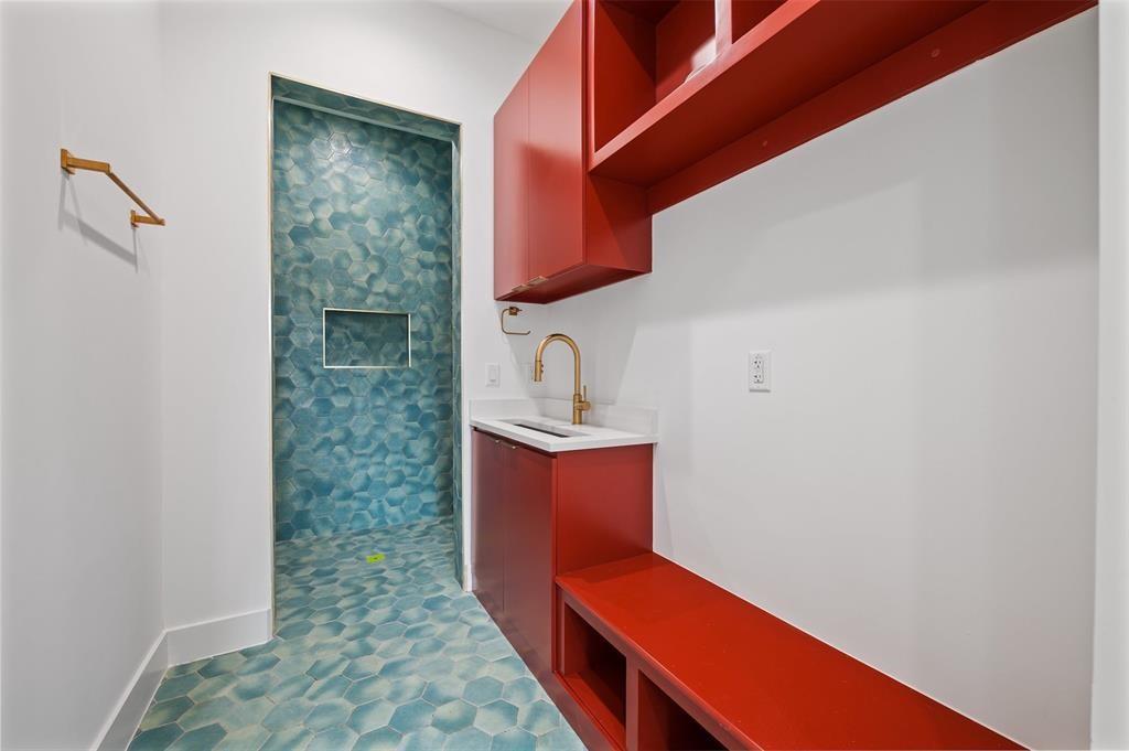 200 N Lake Hills Drive Austin TX 78733