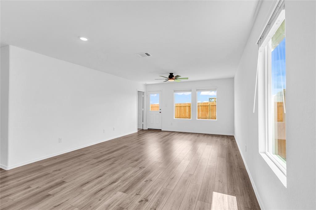 516 Rancho Del Cielo Loop Jarrell TX 76537