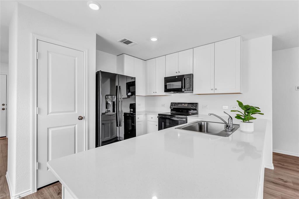 516 Rancho Del Cielo Loop Jarrell TX 76537