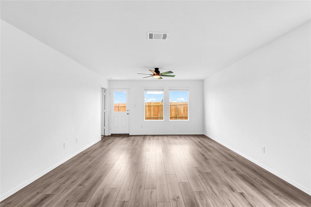 516 Rancho Del Cielo Loop Jarrell TX 76537