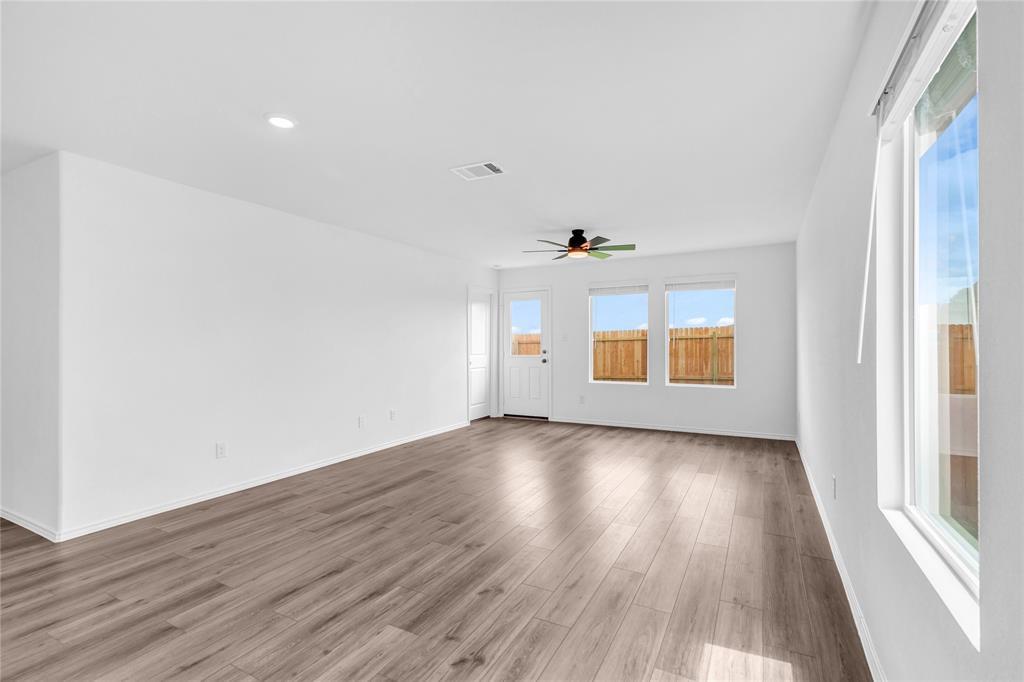 516 Rancho Del Cielo Loop Jarrell TX 76537
