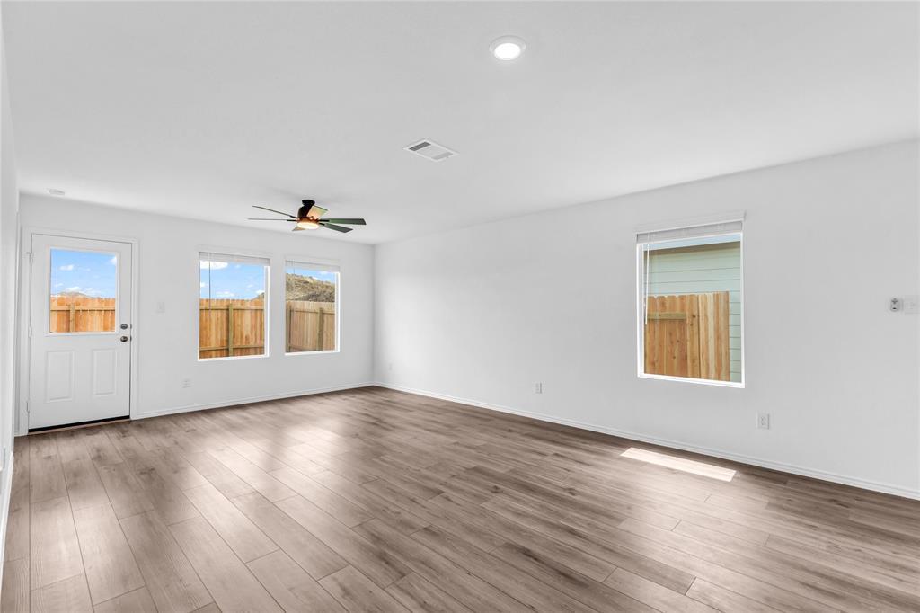 516 Rancho Del Cielo Loop Jarrell TX 76537