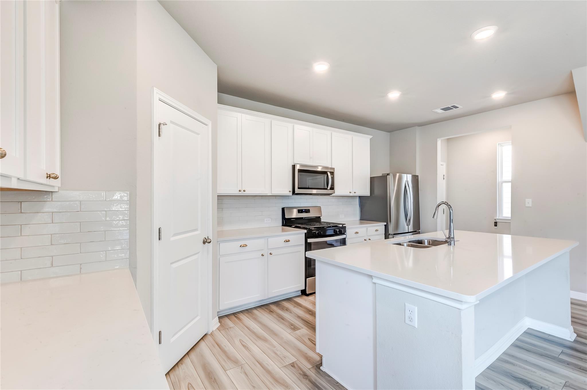 218 Glass Mountains Way Dripping Springs TX 78620