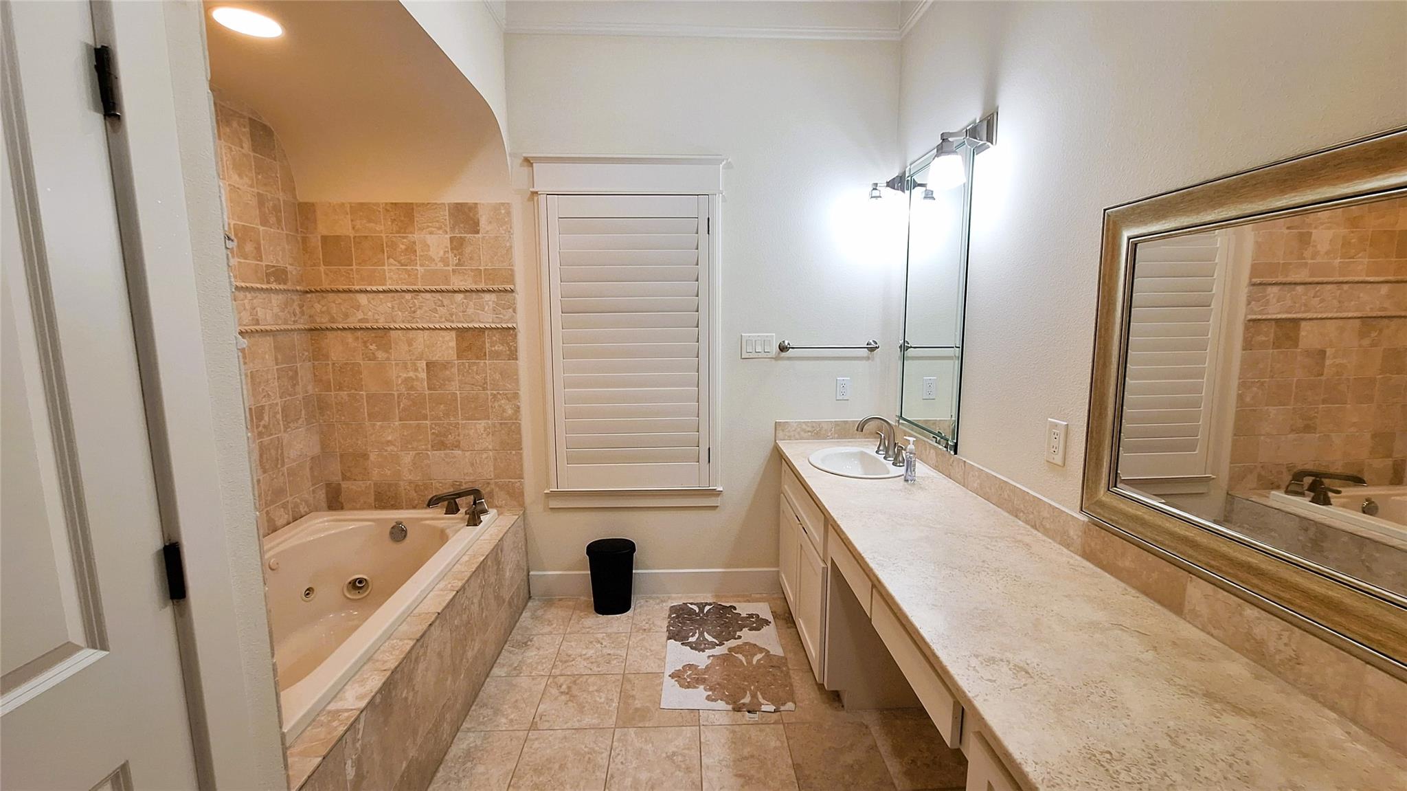 130 Squires Drive Lakeway TX 78734