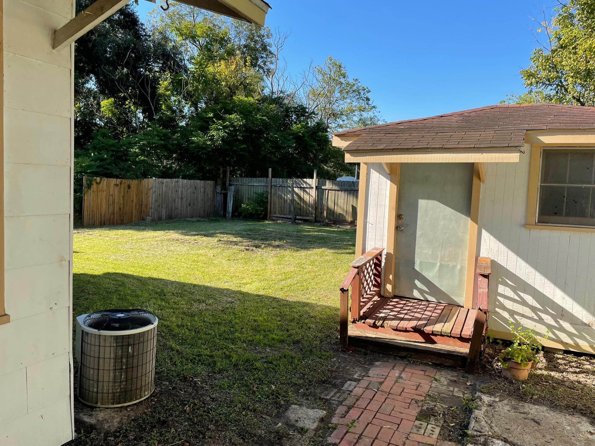 365 E Irby Street Beaumont TX 77705