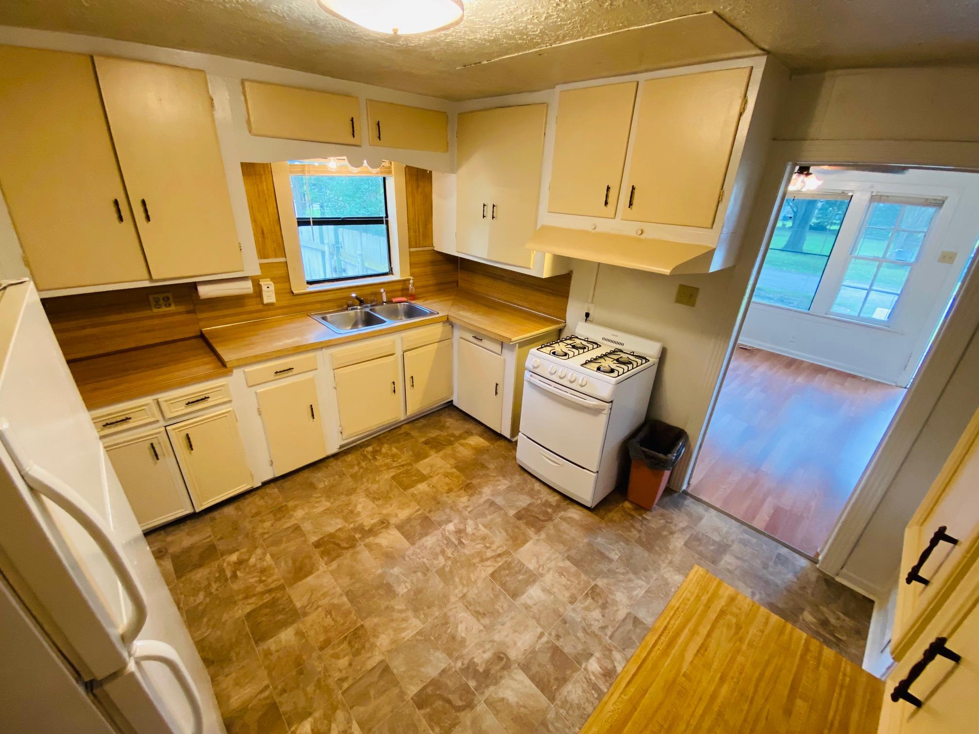 365 E Irby Street Beaumont TX 77705