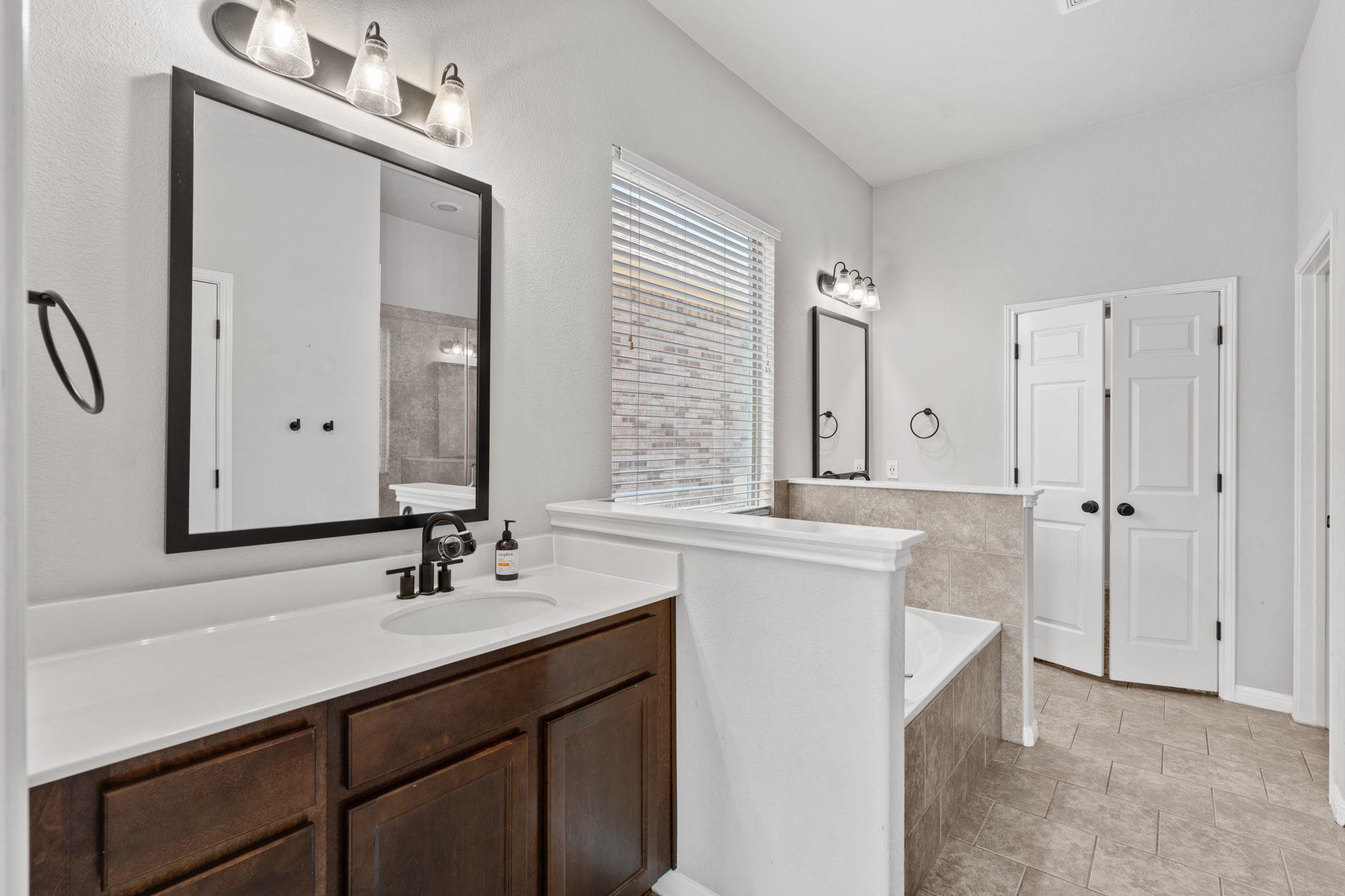 21824 Agarito Lane Spicewood TX 78669