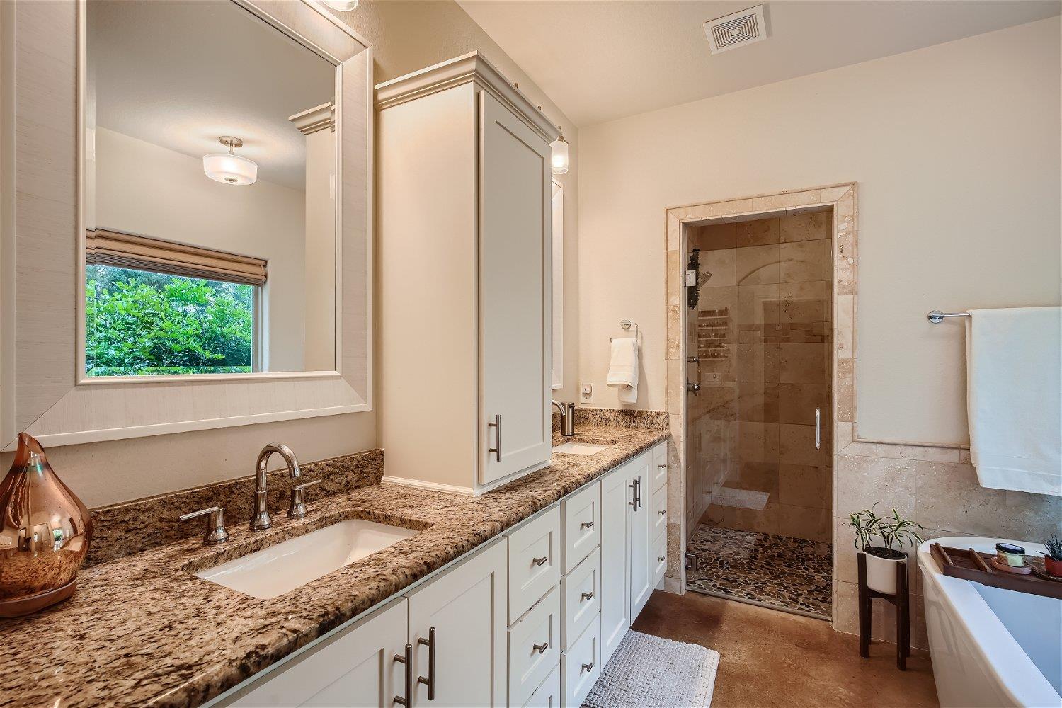 21825 Briarcliff Drive Spicewood TX 78669