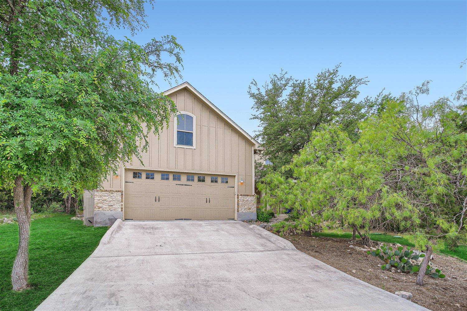 21825 Briarcliff Drive Spicewood TX 78669