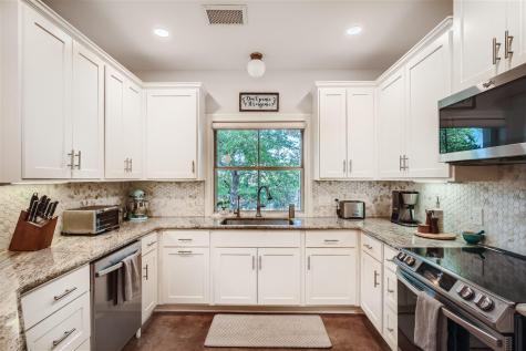 21825 Briarcliff Drive Spicewood TX 78669