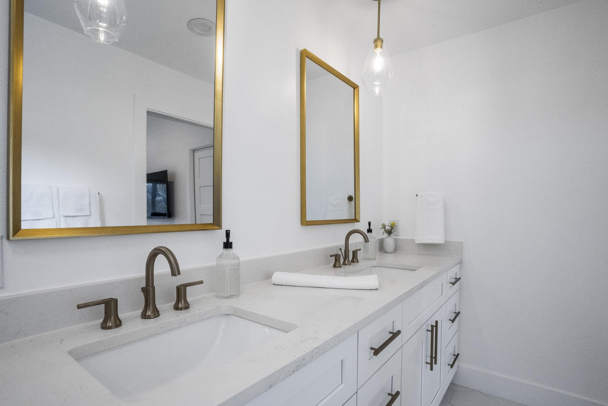 2001 Wychwood Drive Austin TX 78746