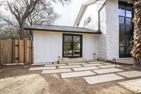 2001 Wychwood Drive Austin TX 78746