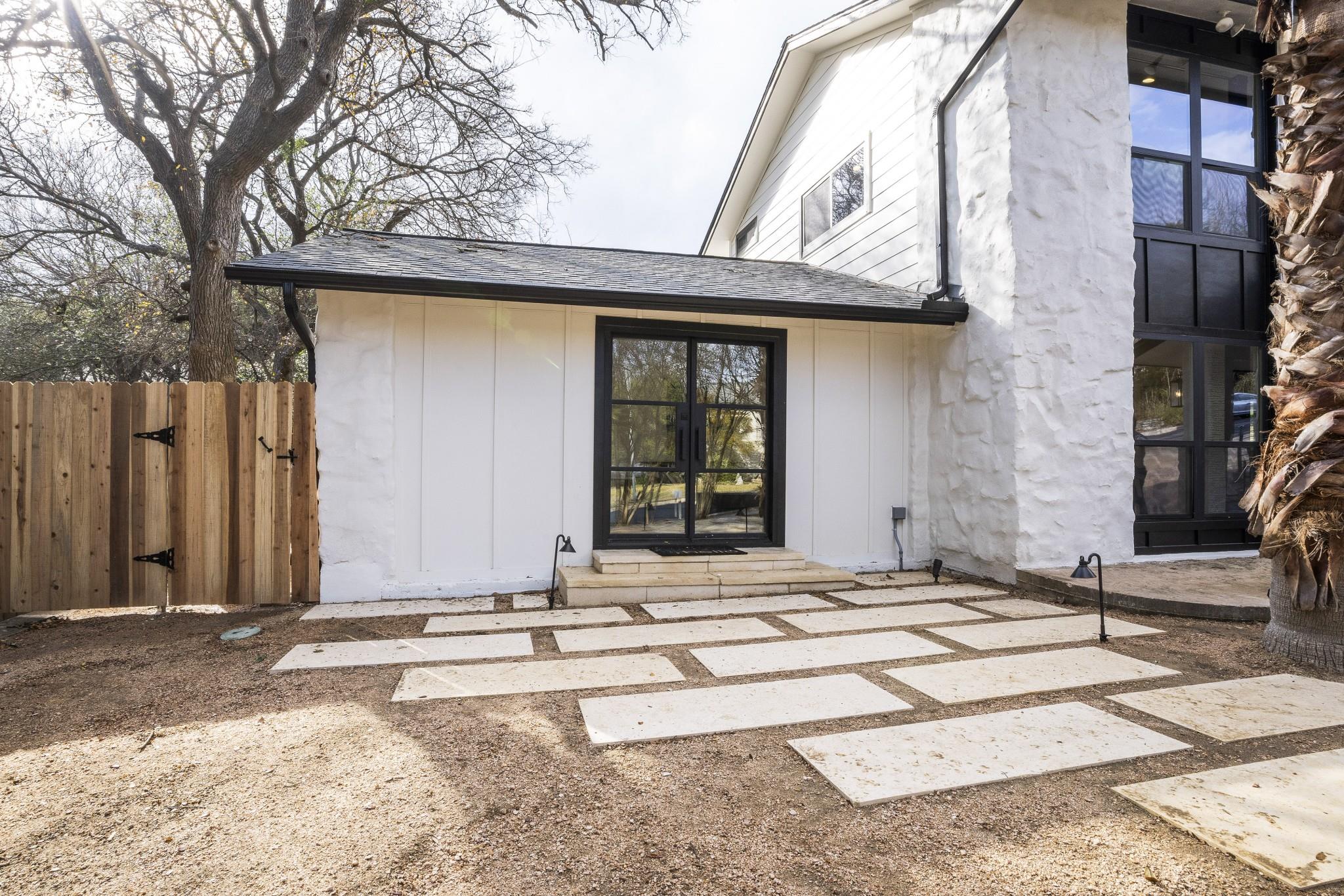 2001 Wychwood Drive Austin TX 78746
