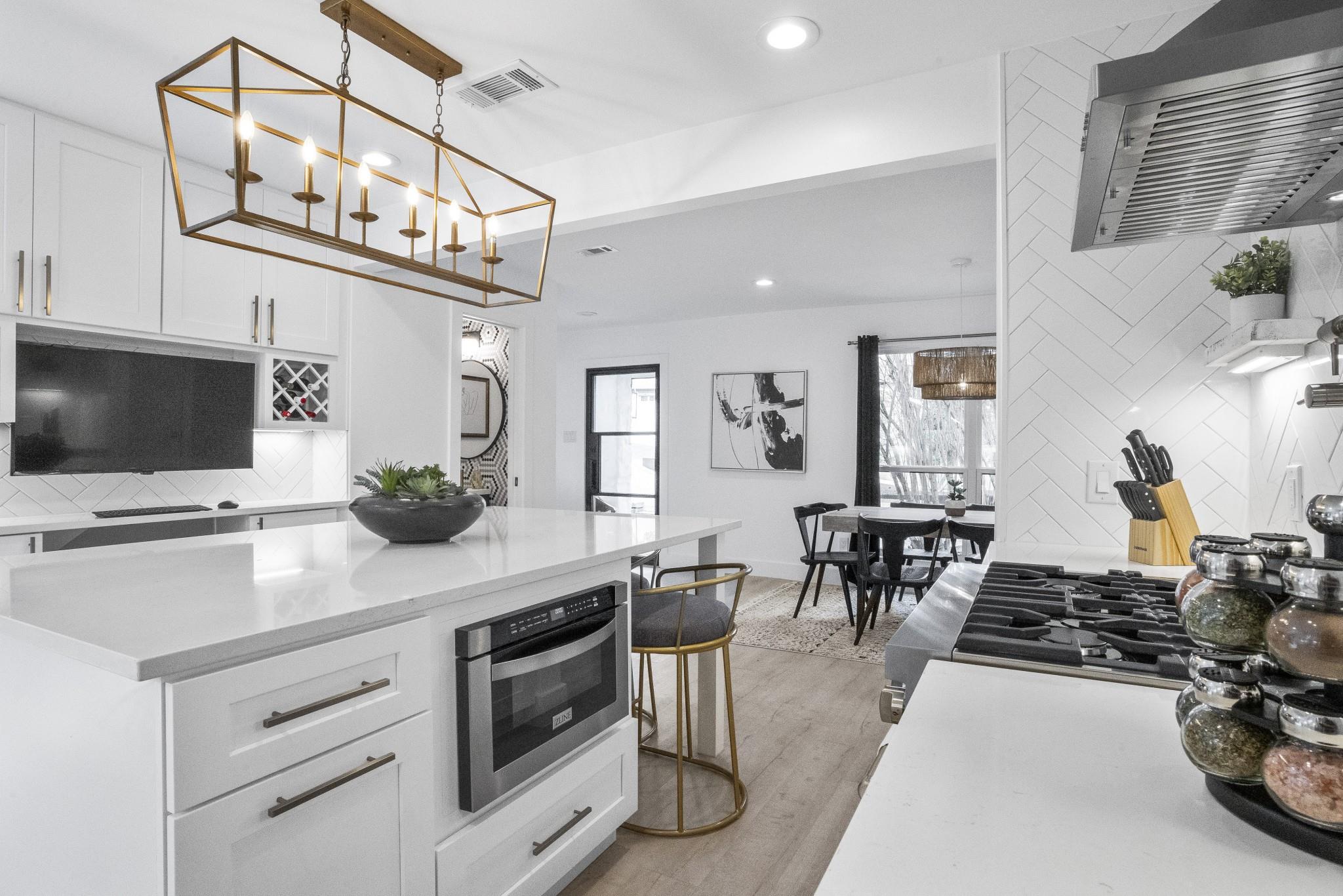 2001 Wychwood Drive Austin TX 78746
