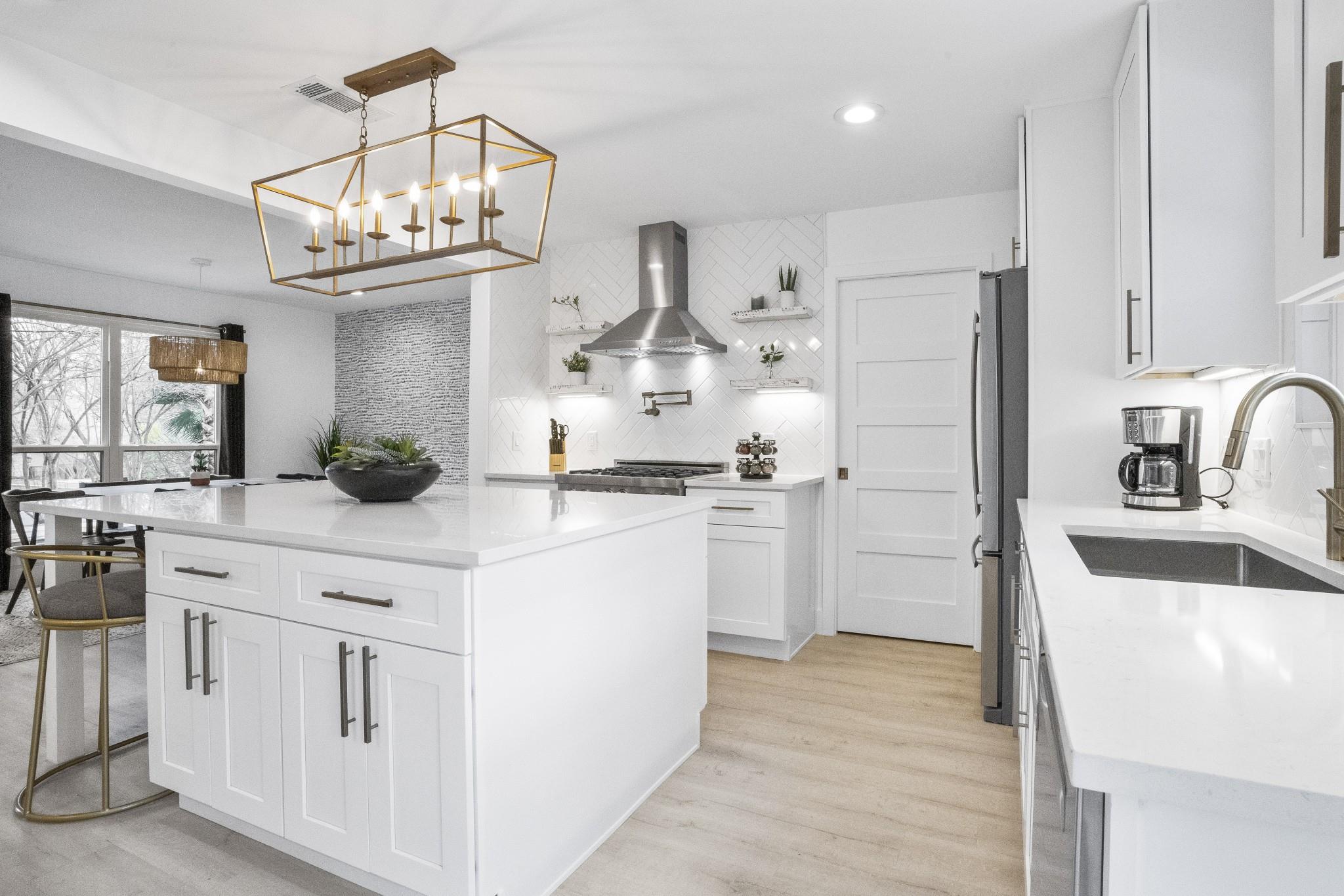 2001 Wychwood Drive Austin TX 78746