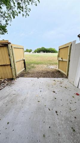 101 S Lockhart Street Manor TX 78653