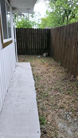 101 S Lockhart Street Manor TX 78653