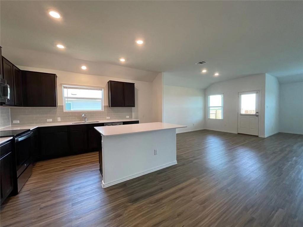 211 Coventry Drive Hutto TX 78634