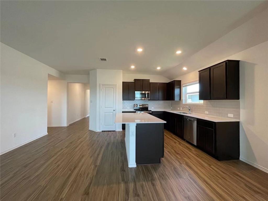 211 Coventry Drive Hutto TX 78634