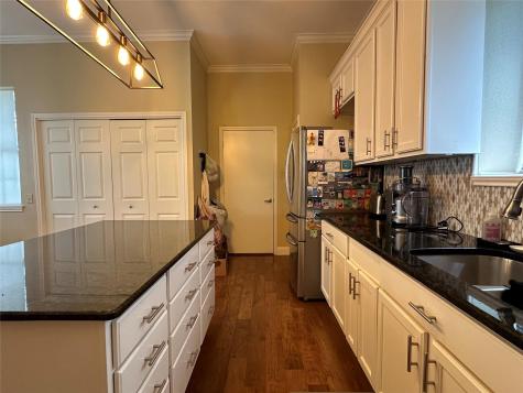 7406 Curly Leaf Cove Austin TX 78750