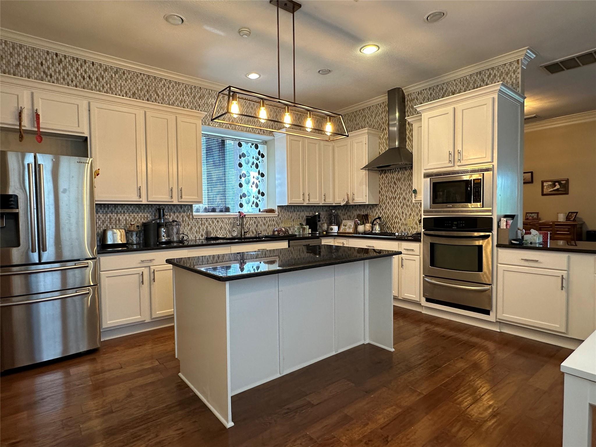 7406 Curly Leaf Cove Austin TX 78750