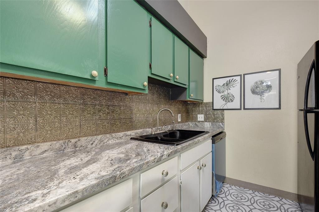 1705 Crossing Place Austin TX 78741